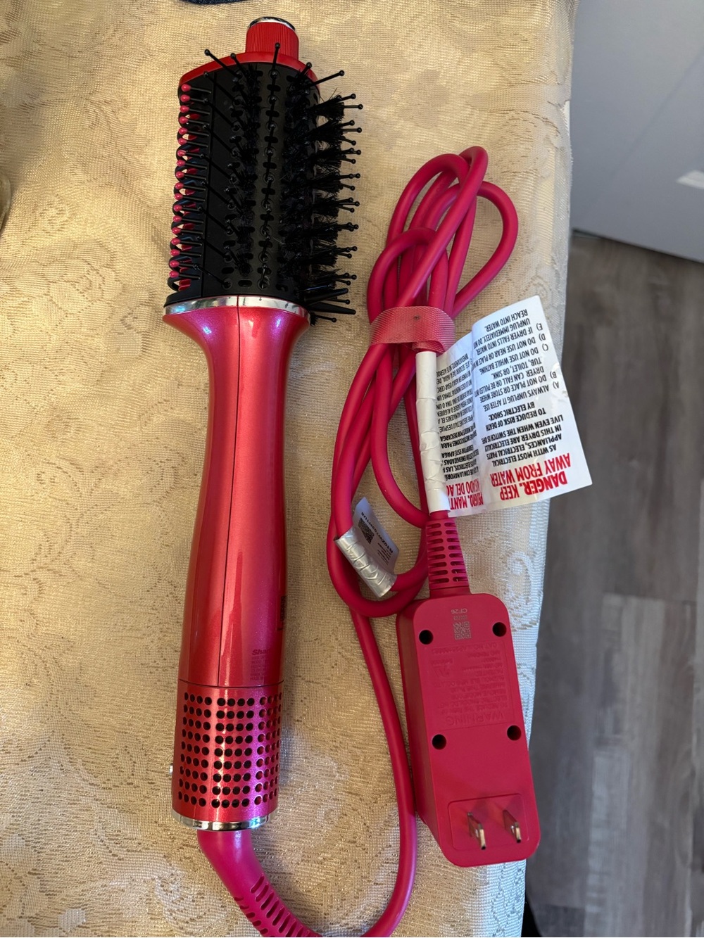 Hot Pink Women’s Heated Round Brush